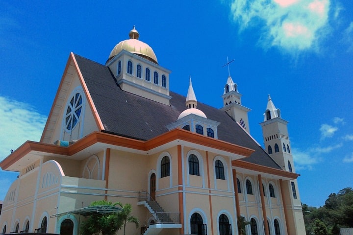 Gereja HKBP Lubuk Baja